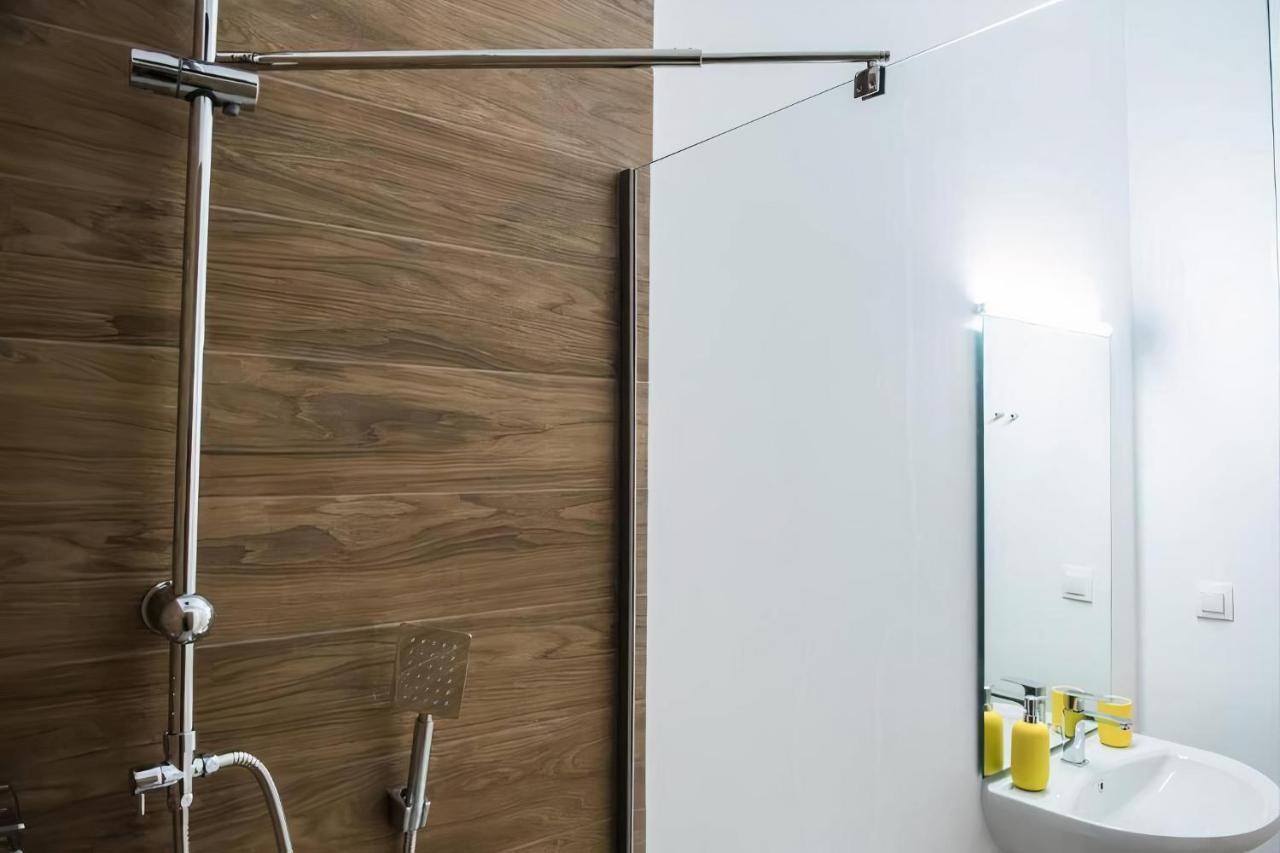 Yellow Geranium Apartment เทสซาโลนิกิ ภายนอก รูปภาพ